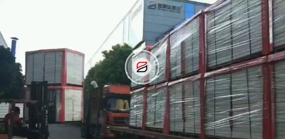 <b>擠塑板保溫一體板裝車(chē)</b>