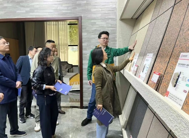 安徽省池州市貴池區政協赴長葛寶潤達參觀考察